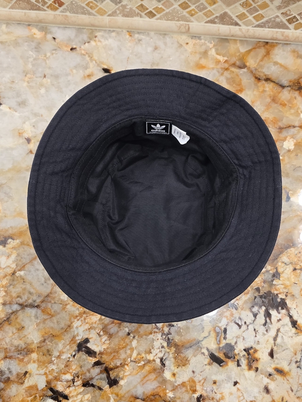 Adidas Originals Bucket Hat in black with a white trefoil patterned band OS - Picture 3 of 5
